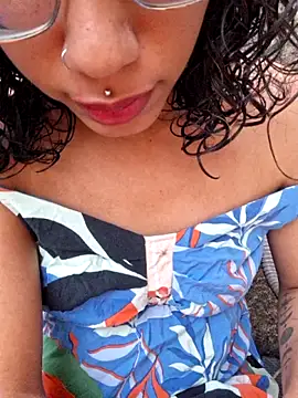 Snapshot of RavenShyfit chatting on 17, 12, 2025 RavenShyfit online show from 17, 12, 2025