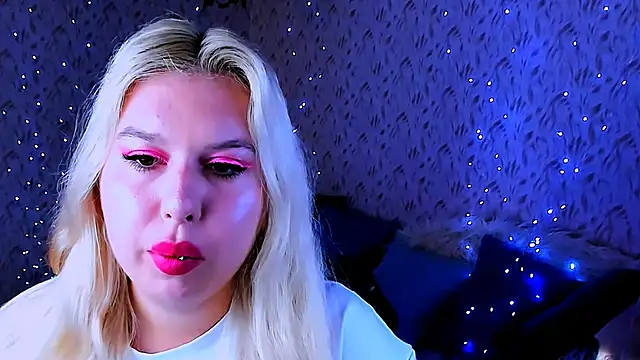 ChloeRicc online show from 7, 10, 2025