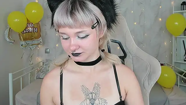 Tori Cutie online show from 3, 10, 2025