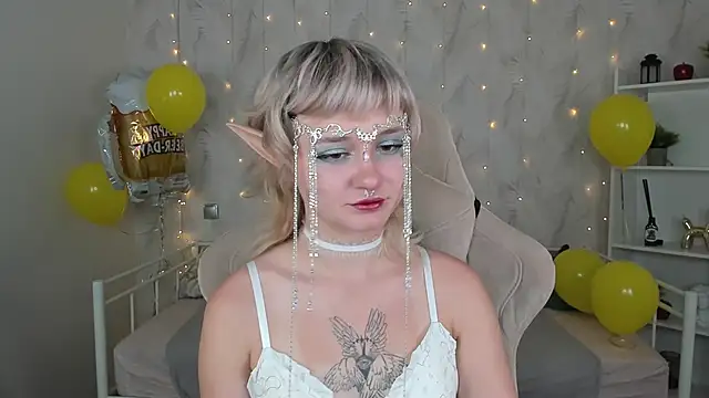 Tori Cutie online show from 5, 10, 2025