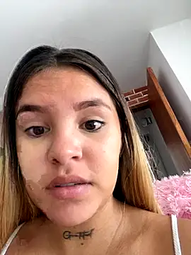 Snapshot of Ye_si chatting on 10, 9, 2025 Ye si online show from 10, 9, 2025