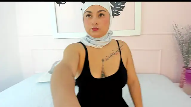 azaharaaa  online show from 26, 9, 2025