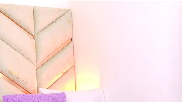 Snapshot of AlanaDoll chatting on 2, 10, 2025 AlanaDoll online show from 2, 10, 2025