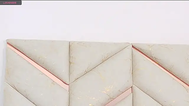 Snapshot of AlanaDoll chatting on 15, 10, 2025 AlanaDoll online show from 15, 10, 2025