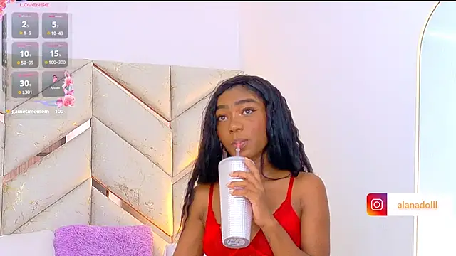 Snapshot of AlanaDoll chatting on 13, 11, 2025 AlanaDoll online show from 13, 11, 2025