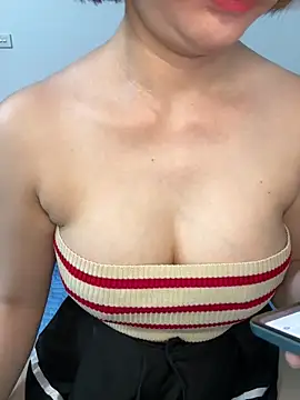 Snapshot of Linh_linh01 chatting on 5, 10, 2025 Linh linh01 online show from 5, 10, 2025