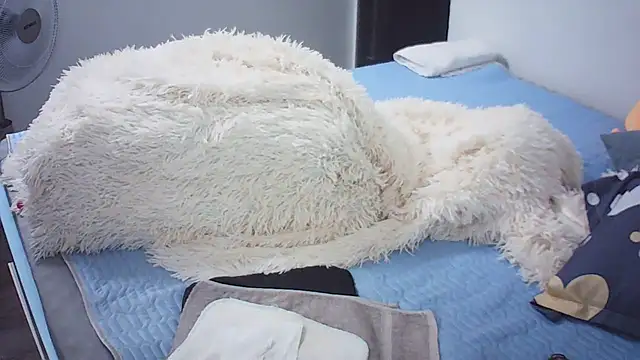 Snapshot of Linh_linh01 chatting on 23, 10, 2025 Linh linh01 online show from 23, 10, 2025