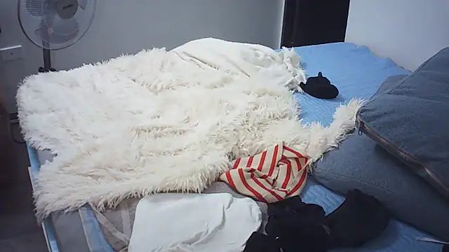 Snapshot of Linh_linh01 chatting on 27, 10, 2025 Linh linh01 online show from 27, 10, 2025