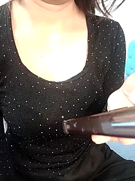 Snapshot of Linh_linh01 chatting on 21, 11, 2025 Linh linh01 online show from 21, 11, 2025