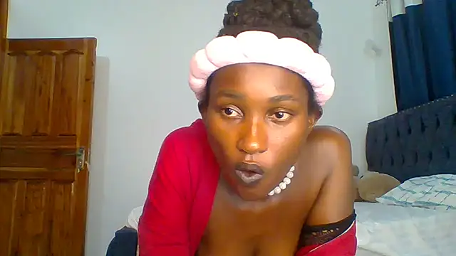 Snapshot of seductive_leex chatting on 18, 9, 2025 seductive leex online show from 18, 9, 2025