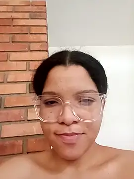 Snapshot of VictoriDior chatting on 14, 9, 2025 VictoriDior online show from 14, 9, 2025