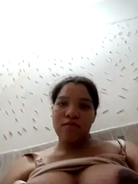 Snapshot of VictoriDior chatting on 28, 11, 2025 VictoriDior online show from 28, 11, 2025