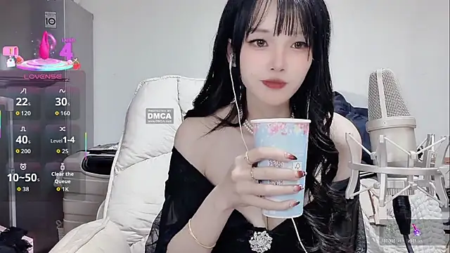 Snapshot of twlilybae chatting on 1, 4, 2026 twlilybae online show from 1, 4, 2026