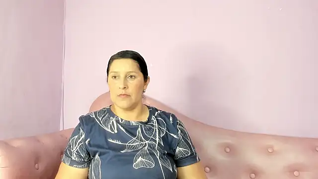 Snapshot of KikaDuque chatting on 15, 5, 2026 KikaDuque online show from 15, 5, 2026