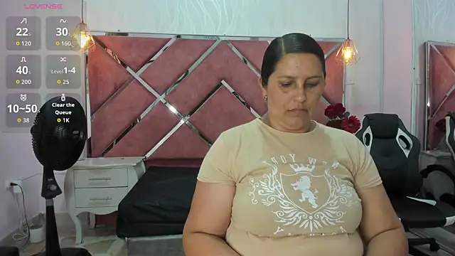 Snapshot of KikaDuque chatting on 26, 5, 2026 KikaDuque online show from 26, 5, 2026