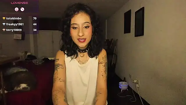 Snapshot of atenea_dragon__ chatting on 16, 10, 2025 atenea dragon online show from 16, 10, 2025