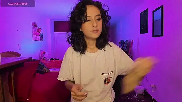 Snapshot of atenea_dragon__ chatting on 18, 10, 2025 atenea dragon online show from 18, 10, 2025