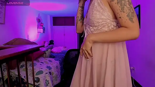 Snapshot of atenea_dragon__ chatting on 6, 11, 2025 atenea dragon online show from 6, 11, 2025