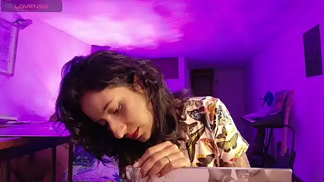 Snapshot of atenea_dragon__ chatting on 3, 12, 2025 atenea dragon online show from 3, 12, 2025