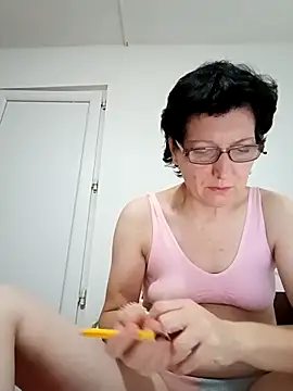 Snapshot of Vera_Elle chatting on 23, 10, 2025 Vera Elle online show from 23, 10, 2025