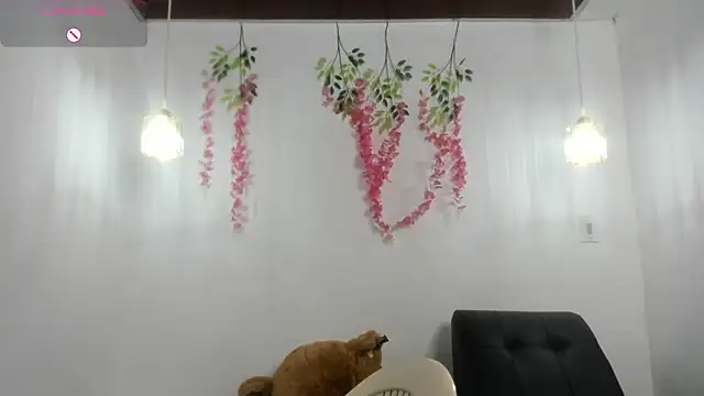 scarletbaker  online show from 18, 5, 2026