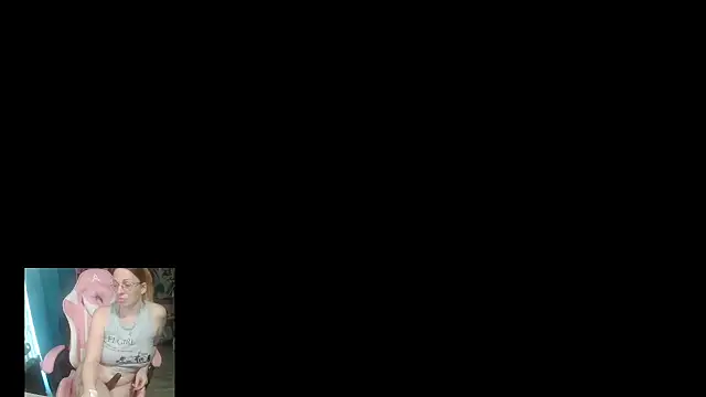 Snapshot of rubystrip chatting on 6, 11, 2025 rubystrip online show from 6, 11, 2025