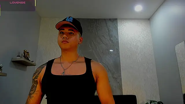 Snapshot of Draven_Marceaux chatting on 20, 5, 2026 Draven Marceaux online show from 20, 5, 2026