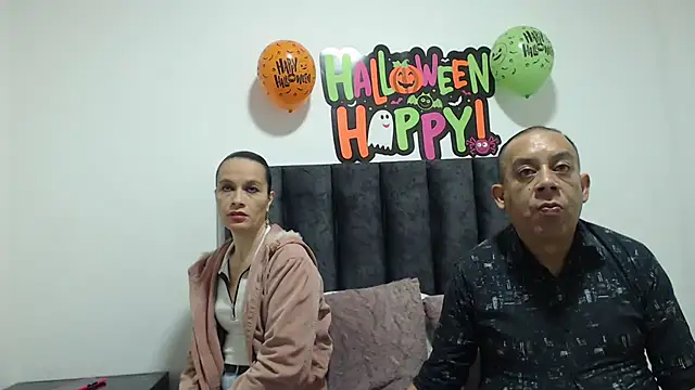 Snapshot of GabrielandAbigail chatting on 6, 10, 2025 GabrielandAbigail online show from 6, 10, 2025