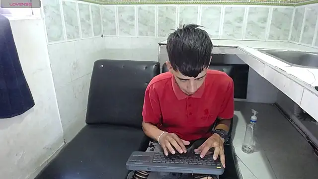 Snapshot of brian_sexlove chatting on 10, 10, 2025 brian sexlove online show from 10, 10, 2025