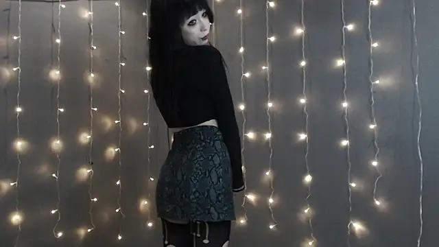  LUCY LAVE online show from 6, 4, 2026