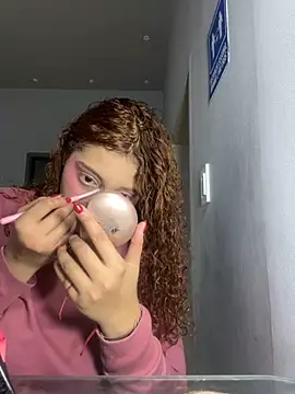 SamanthaaReed online show from 18, 11, 2025