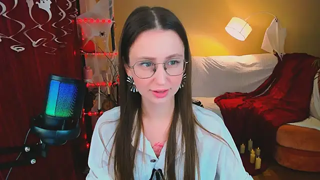 YourLovellyStory online show from 27, 10, 2025