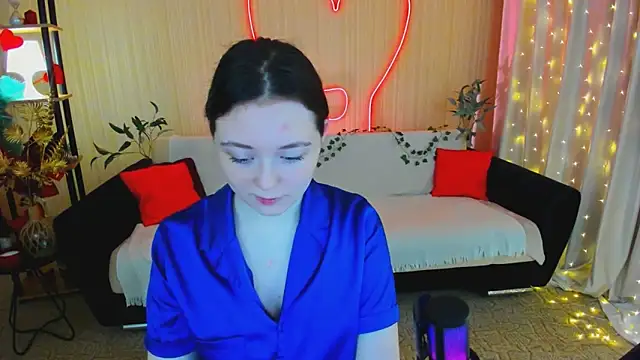 AlluringLookk online show from 20, 4, 2026