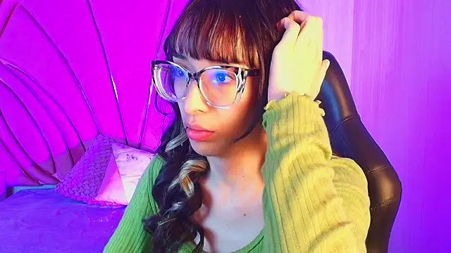 Emilia Bons online show from 17, 4, 2026