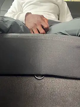 Snapshot of Dickey-B-RSA chatting on 6, 11, 2025 Dickey-B-RSA online show from 6, 11, 2025