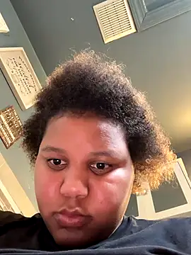 chocolate bella online show from 13, 10, 2025