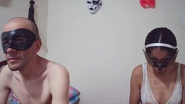 Snapshot of coplehot27 chatting on 1, 11, 2025 coplehot27 online show from 1, 11, 2025