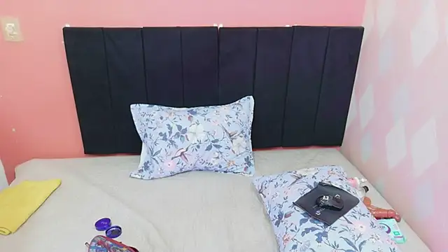 curvybrunnett online show from 9, 4, 2026