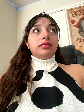 Snapshot of CharmingMaddie chatting on 1, 11, 2025 CharmingMaddie online show from 1, 11, 2025