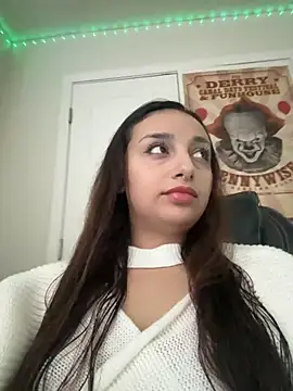 Snapshot of CharmingMaddie chatting on 2, 11, 2025 CharmingMaddie online show from 2, 11, 2025