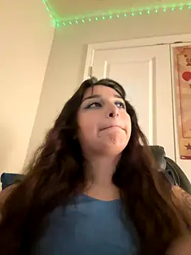 Snapshot of CharmingMaddie chatting on 8, 11, 2025 CharmingMaddie online show from 8, 11, 2025