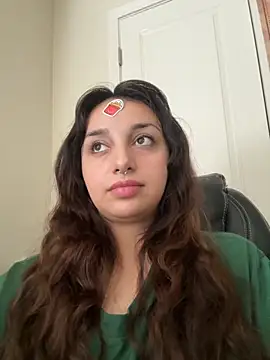 Snapshot of CharmingMaddie chatting on 8, 11, 2025 CharmingMaddie online show from 8, 11, 2025