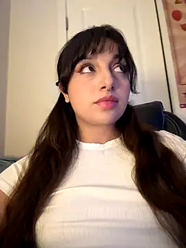 Snapshot of CharmingMaddie chatting on 11, 11, 2025 CharmingMaddie online show from 11, 11, 2025