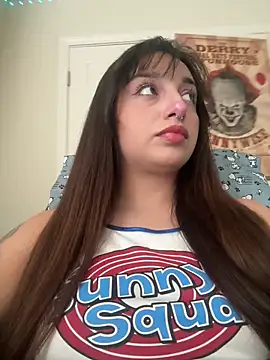 Snapshot of CharmingMaddie chatting on 17, 11, 2025 CharmingMaddie online show from 17, 11, 2025