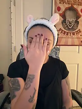 CharmingMaddie online show from 4, 3, 2026