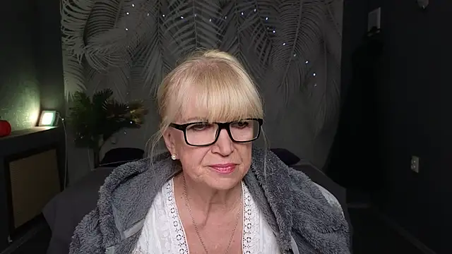 Sabina Ros online show from 3, 10, 2025