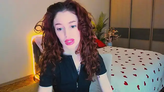 ChristinaConteeree online show from 8, 4, 2026