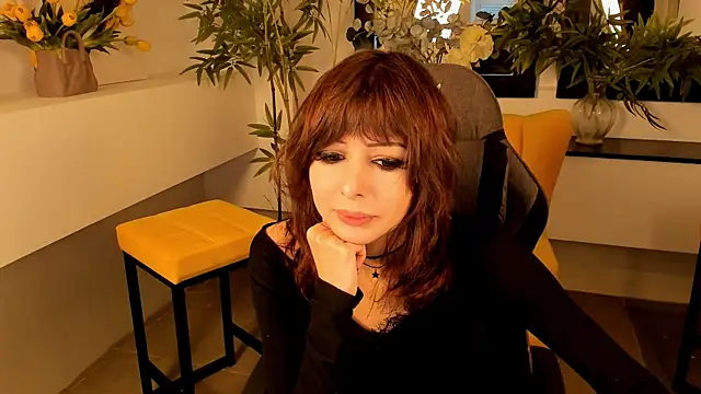 Snapshot of CrystallBloom chatting on 11, 9, 2025 CrystallBloom online show from 11, 9, 2025