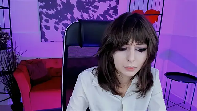 Snapshot of CrystallBloom chatting on 7, 10, 2025 CrystallBloom online show from 7, 10, 2025