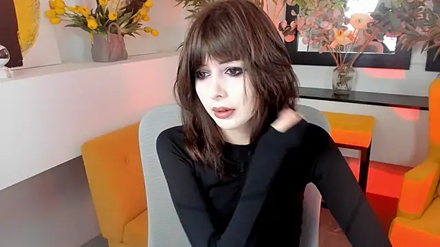 Snapshot of CrystallBloom chatting on 20, 10, 2025 CrystallBloom online show from 20, 10, 2025